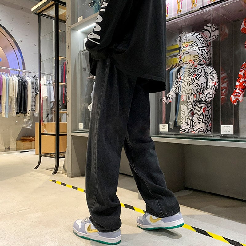 Men's stylish loose straight jeans