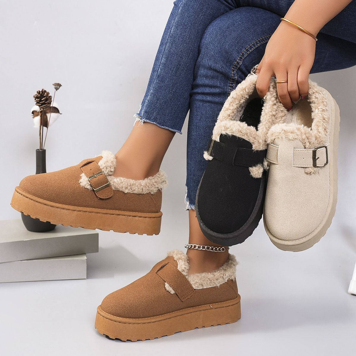 🔥This week's hot sale🔥Thick-soled, plush, buckle-up warm cotton slippers