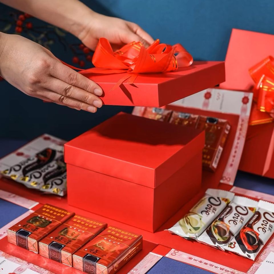 🔥This week's hot sale🔥 surprise explosion gift box