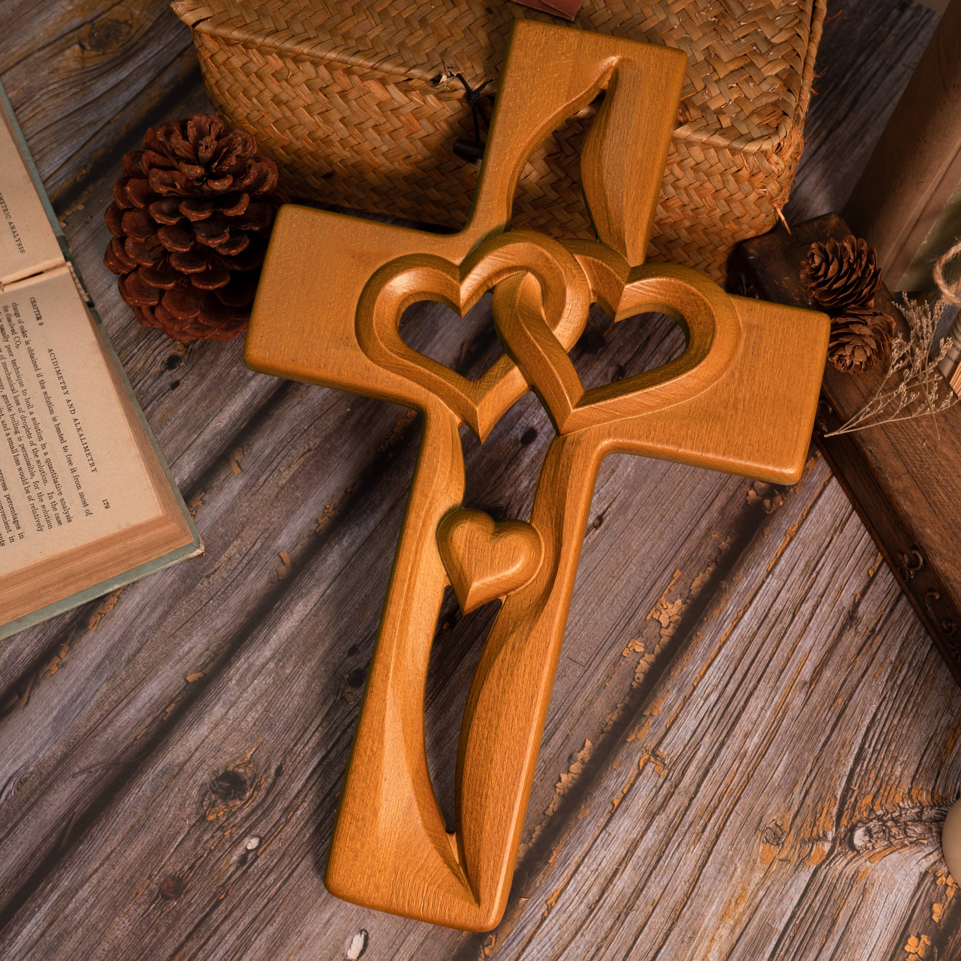 🔥This week's hot sale🔥 interwoven heart shaped wooden crossing