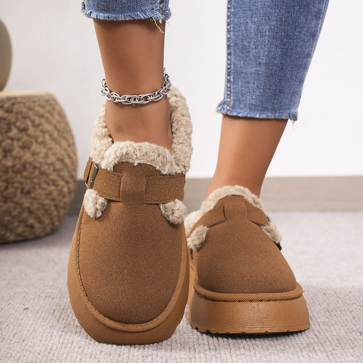🔥This week's hot sale🔥Thick-soled, plush, buckle-up warm cotton slippers