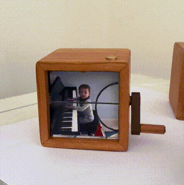 🔥This week's hot sale🔥Flip-page photo frame animation machine